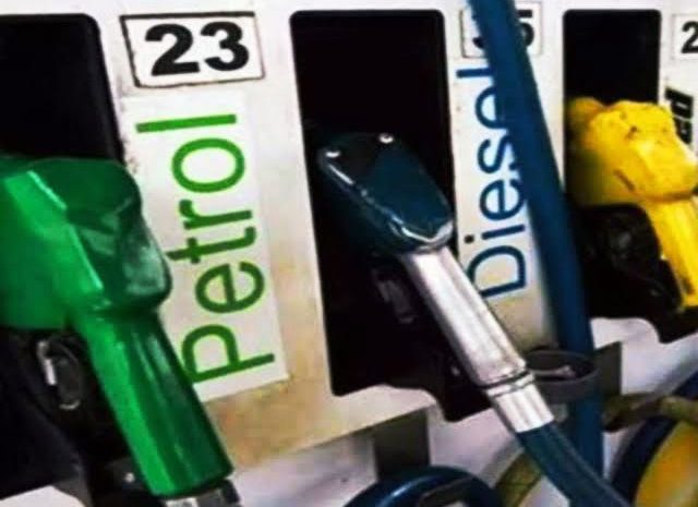  Petrol Diesel Price: पेट्रोल-डीजल के दाम स्थिर, ऐसे चेक करें अपने शहर में तेल के भाव